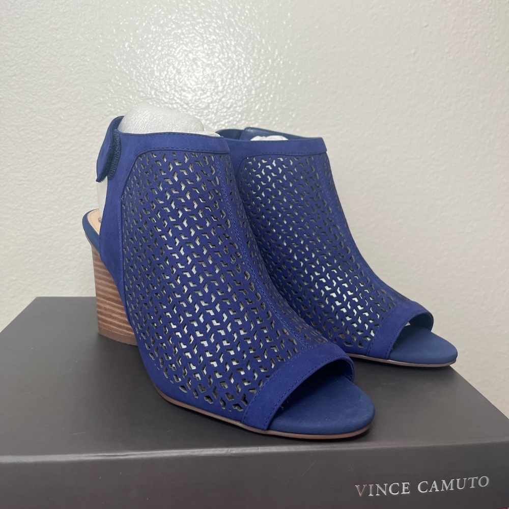 Vince Camuto Perforated Leather Sandals - Dastana Blue Suede Size 8